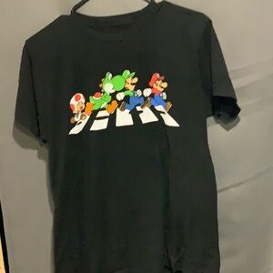 Super Mario Beatles Crossing T shirt, size Med